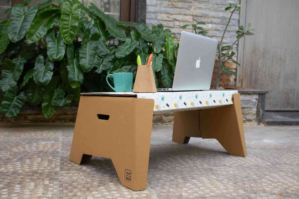 Black Desk
